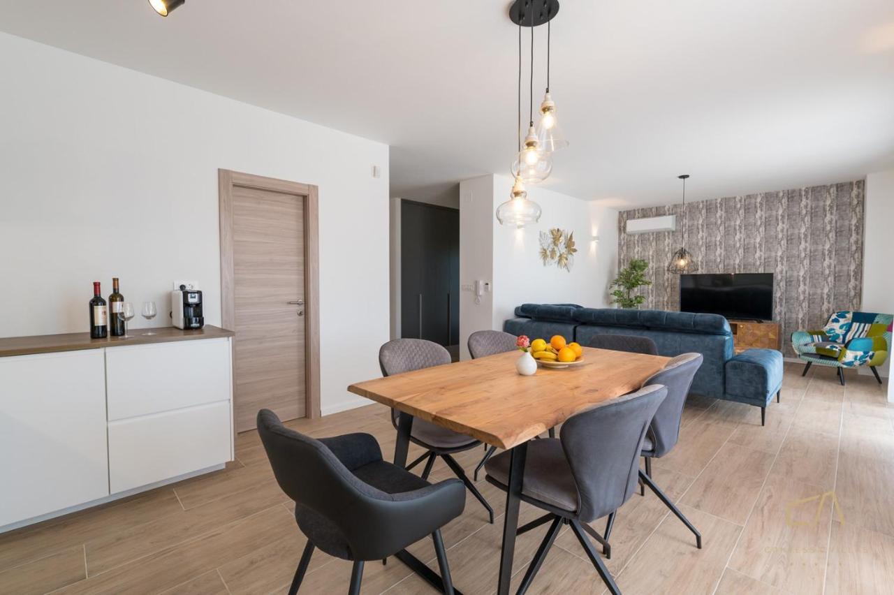 Luxury Apartments Loma Sveti Vid-Miholjice Kültér fotó