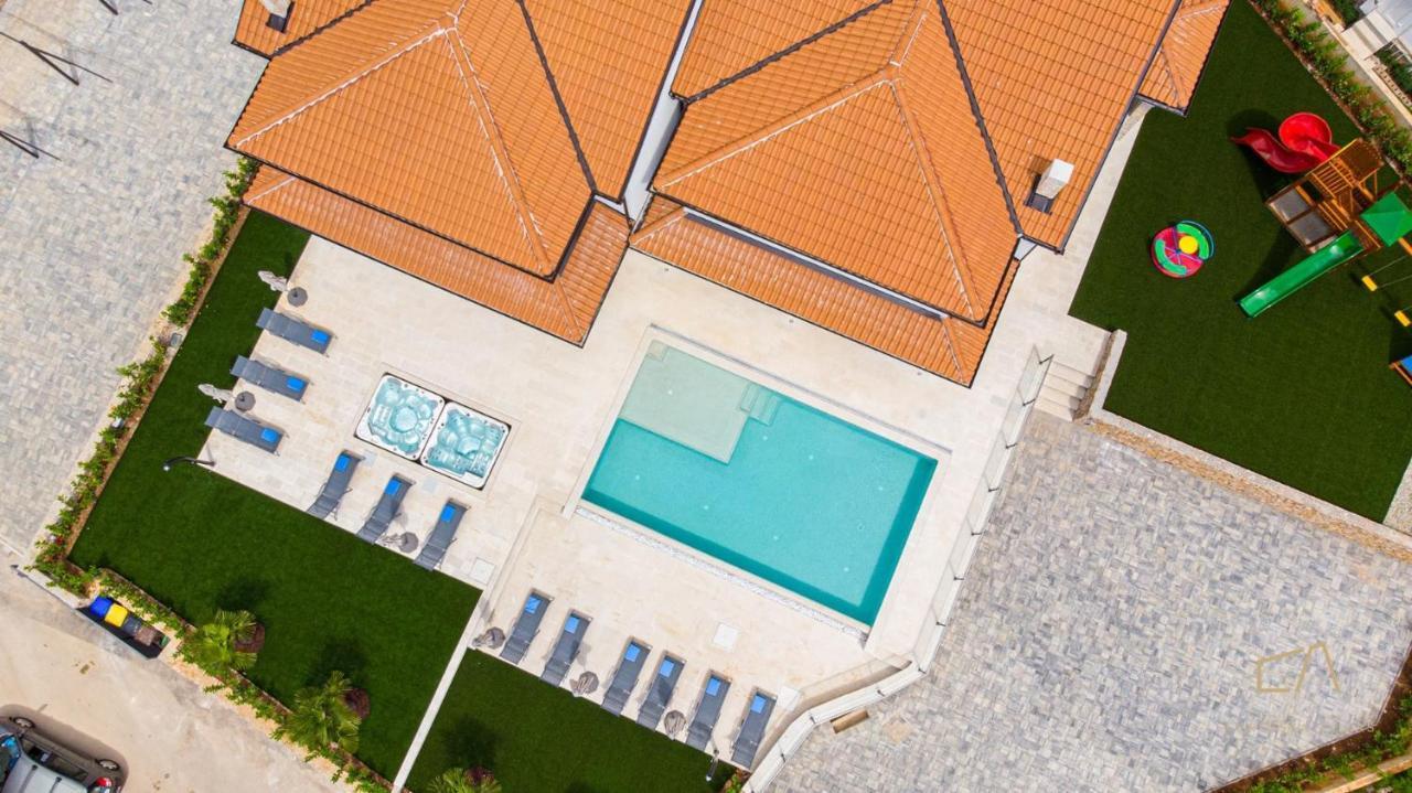 Luxury Apartments Loma Sveti Vid-Miholjice Kültér fotó